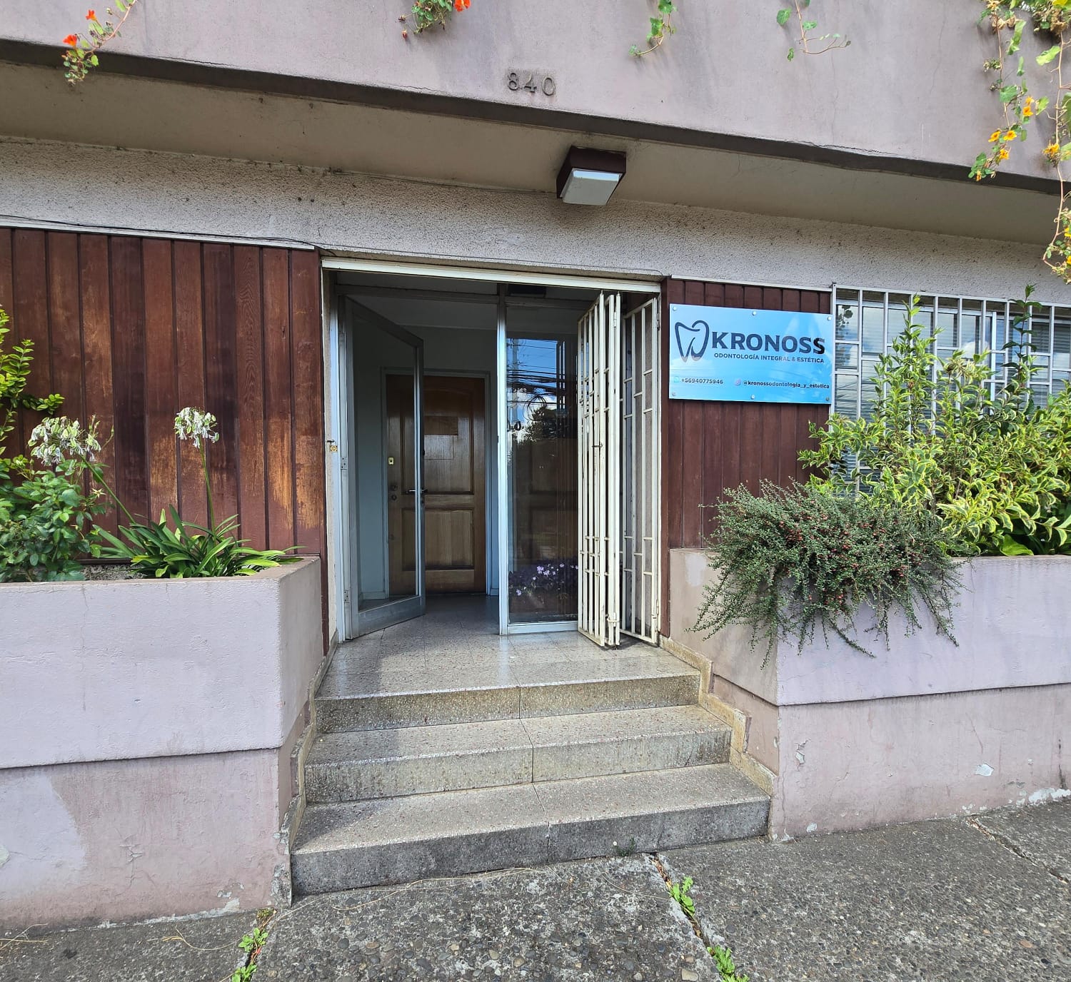 Clínica Kronoss — Manuel Antonio Matta 840
